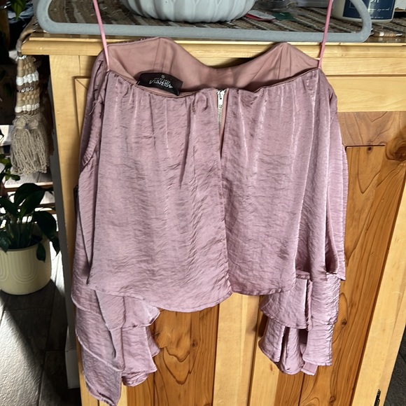 Beautiful off shoulder bustier top - Picture 4 of 8